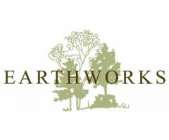 EarthWorks Commercial Landscaper - Image 2
